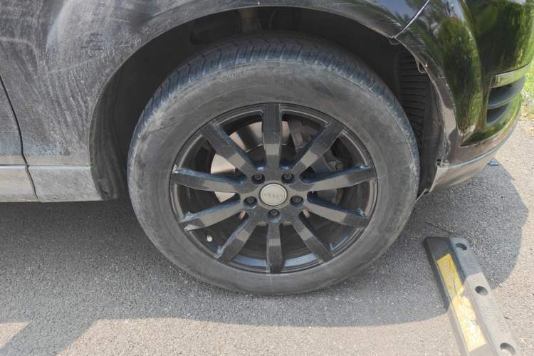 Used Audi Q7 2013 35 TFSI Ambition Edition Right Front Wheel Hub