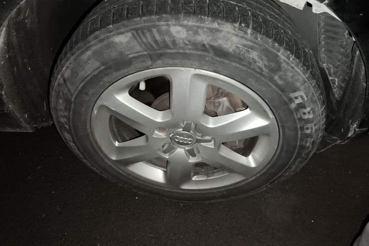 Used Audi Q7 2013 35 TFSI Technology Edition Right Front Wheel Hub