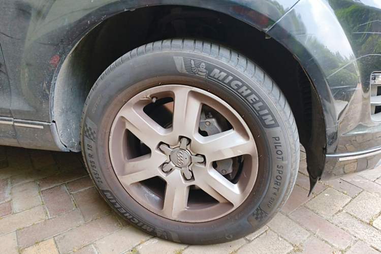 Used Audi Q7 2013 35 TFSI Ambition Edition Right Front Wheel Hub