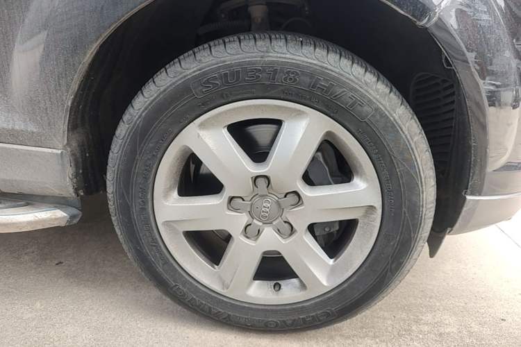 Used Audi Q7 2013 35 TFSI Ambition Edition Right Front Wheel Hub