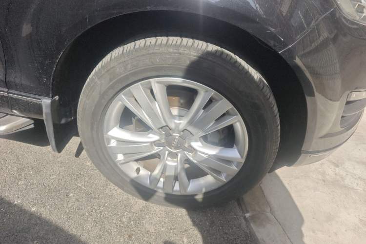 Used Audi Q7 2013 35 TFSI Ambition Edition Right Front Wheel Hub