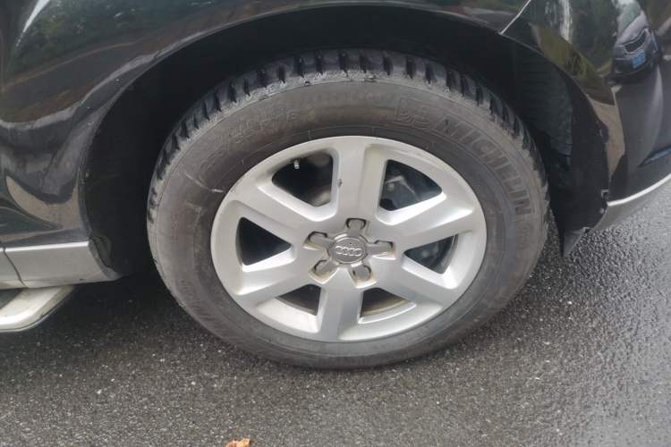 Used Audi Q7 2013 35 TFSI Ambition Edition Right Front Wheel Hub
