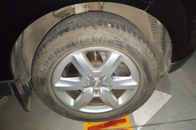 Used Audi Q7 2013 35 TFSI Ambition Edition Right Front Wheel Hub