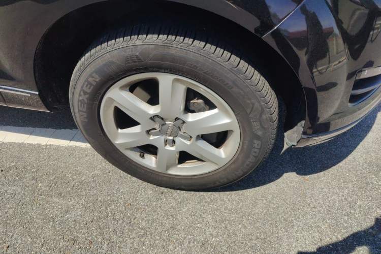 Used Audi Q7 2013 35 TFSI Technology Edition Right Front Wheel Hub