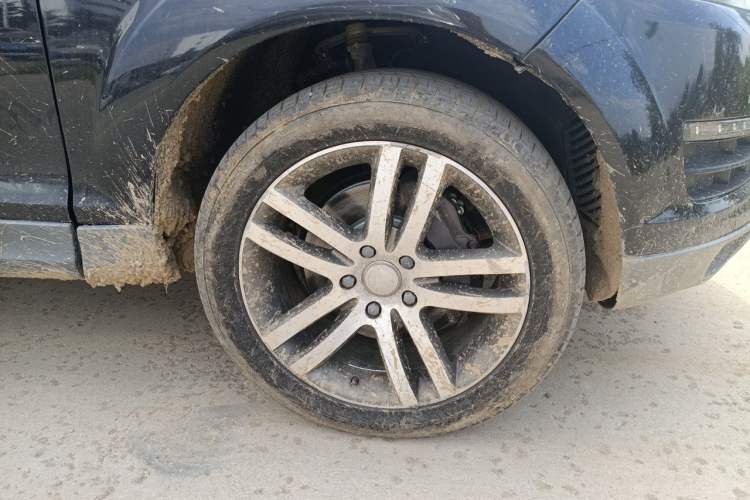 Used Audi Q7 2013 35 TFSI Ambition Edition Right Front Wheel Hub