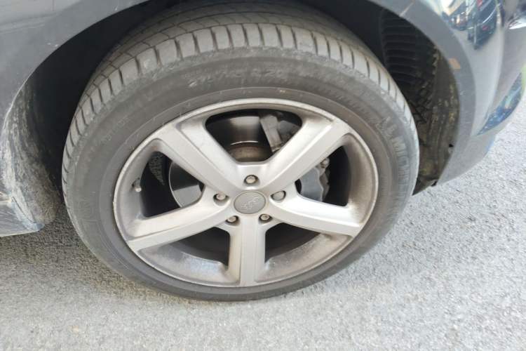 Used Audi Q7 2013 40 TFSI Technology Edition Right Front Wheel Hub