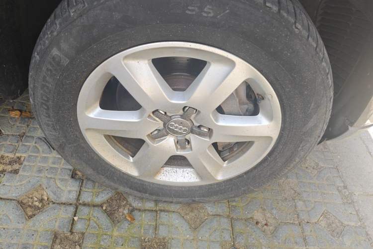 Used Audi Q7 2013 35 TFSI Ambition Edition Right Front Wheel Hub