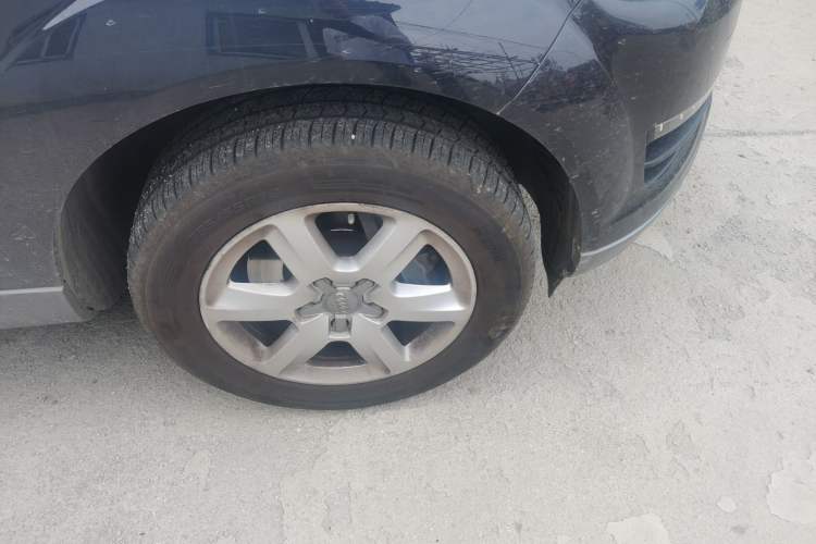 Used Audi Q7 2013 35 TFSI Ambition Edition Right Front Wheel Hub