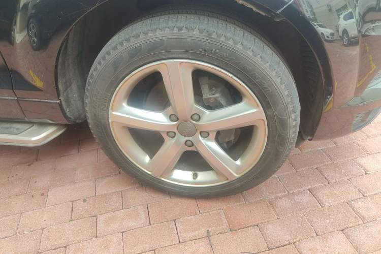 Used Audi Q7 2013 35 TFSI Technology Edition Right Front Wheel Hub