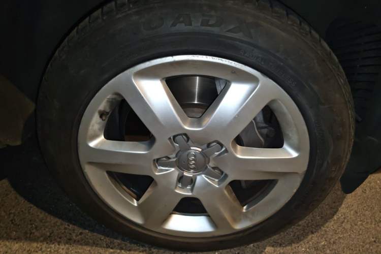 Used Audi Q7 2013 35 TFSI Ambition Edition Right Front Wheel Hub