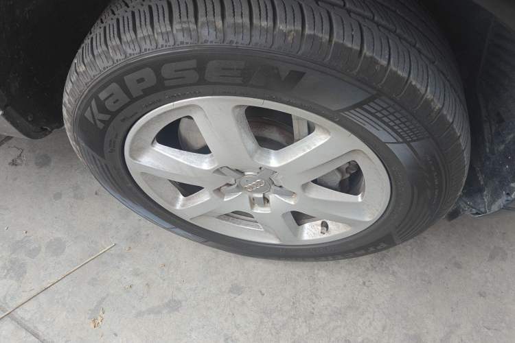 Used Audi Q7 2013 35 TFSI Ambition Edition Right Front Wheel Hub