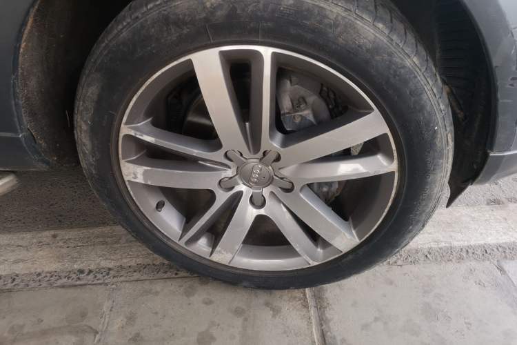 Used Audi Q7 2013 35 TFSI Comfort Model Right Front Wheel Hub