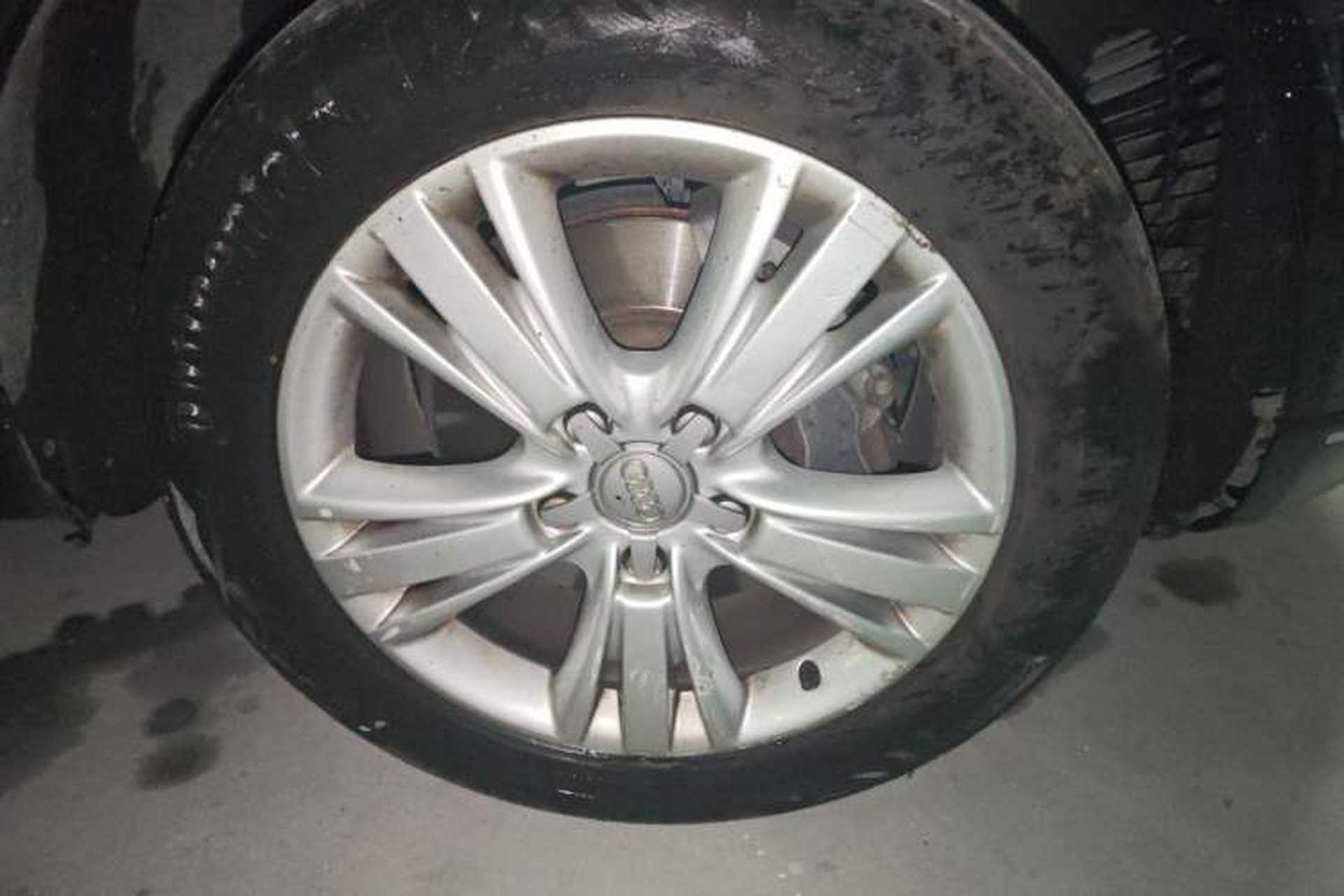 Used Audi Q7 2013 35 TFSI Comfort Model Right Front Wheel Hub