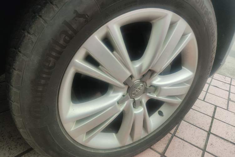 Used Audi Q7 2013 35 TFSI Comfort Model Right Front Wheel Hub