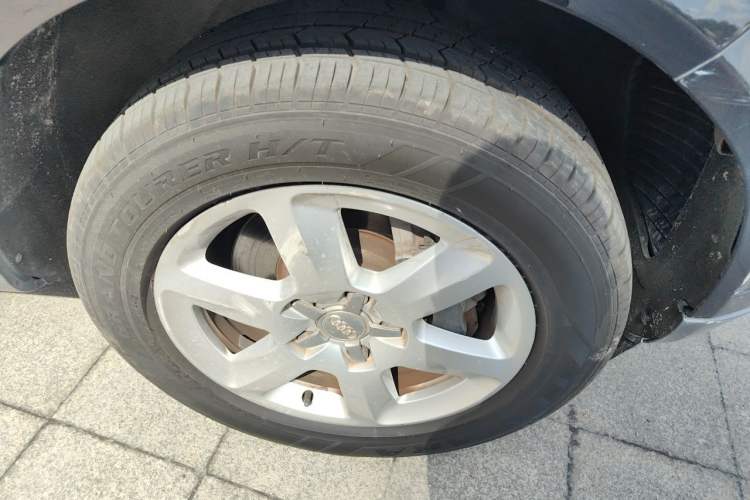 Used Audi Q7 2013 35 TFSI Ambition Edition Right Front Wheel Hub