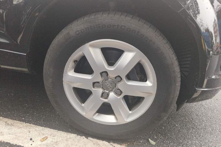 Used Audi Q7 2013 35 TFSI Ambition Edition Right Front Wheel Hub