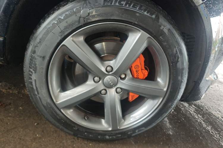 Used Audi Q7 2013 40 TFSI Technology Edition Right Front Wheel Hub