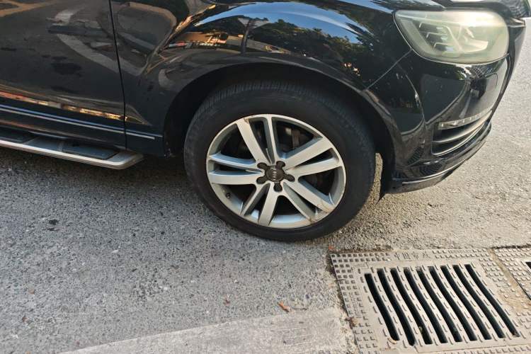 Used Audi Q7 2013 35 TFSI Exclusive Edition Right Front Wheel Hub