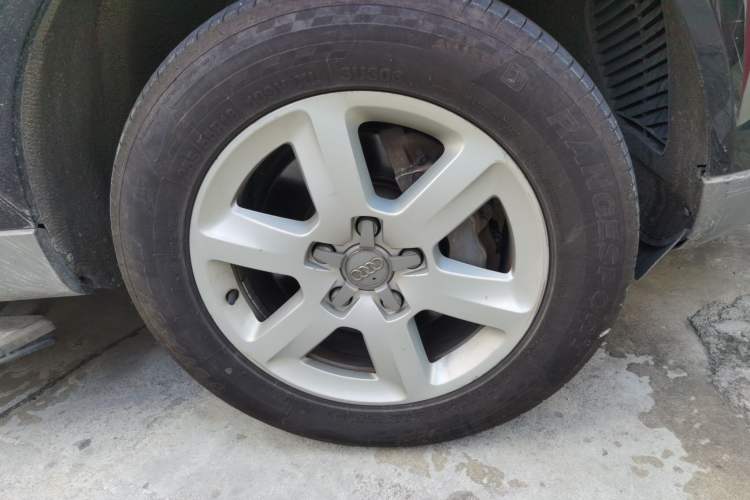 Used Audi Q7 2013 35 TFSI Ambition Edition Right Front Wheel Hub