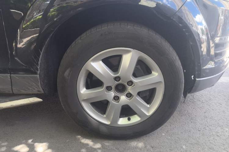 Used Audi Q7 2013 35 TFSI Ambition Edition Right Front Wheel Hub