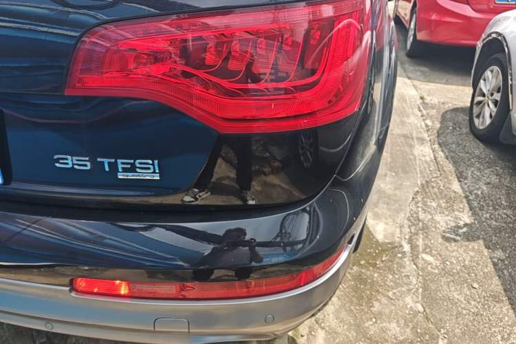 Used Audi Q7 2013 35 TFSI Ambition Edition Right Rear Taillight