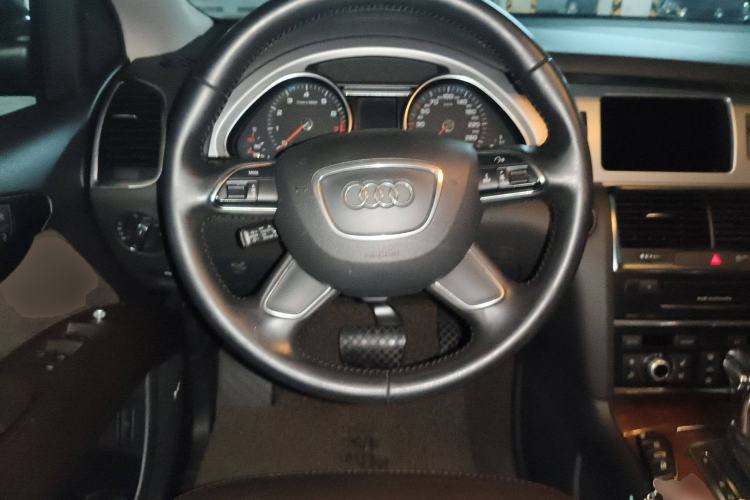Used Audi Q7 2013 35 TFSI Technology Edition Steering Wheel