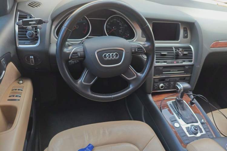 Used Audi Q7 2013 35 TFSI Technology Edition Steering Wheel