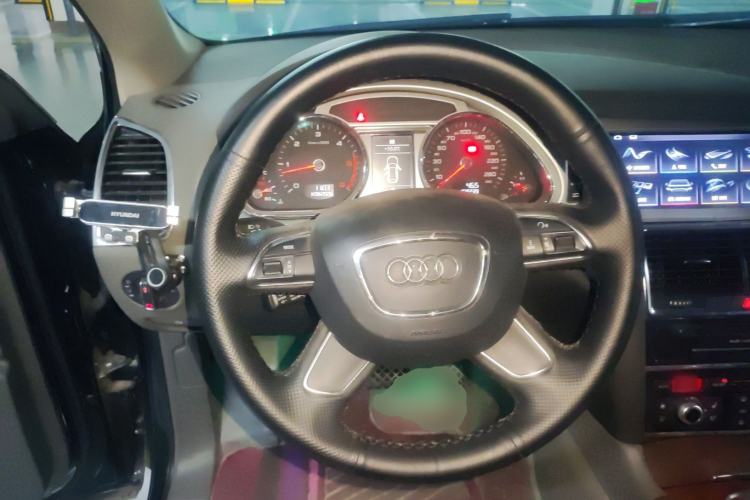 Used Audi Q7 2013 35 TDI Leading Model Steering Wheel
