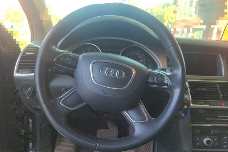 Used Audi Q7 2013 35 TFSI Ambition Edition Steering Wheel