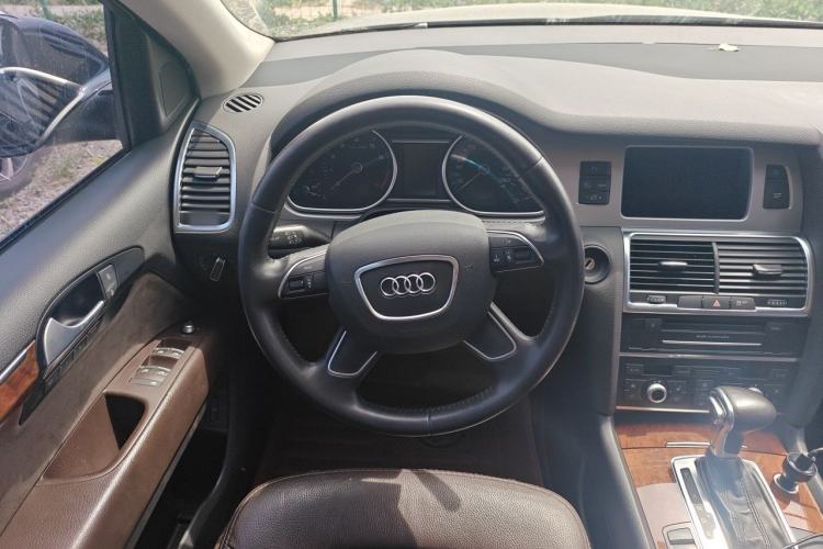 Used Audi Q7 2013 35 TFSI Ambition Edition Steering Wheel