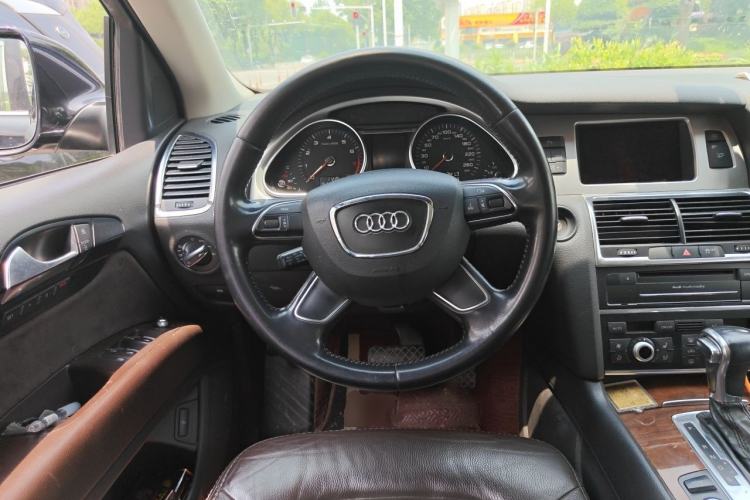 Used Audi Q7 2013 35 TFSI Ambition Edition Steering Wheel