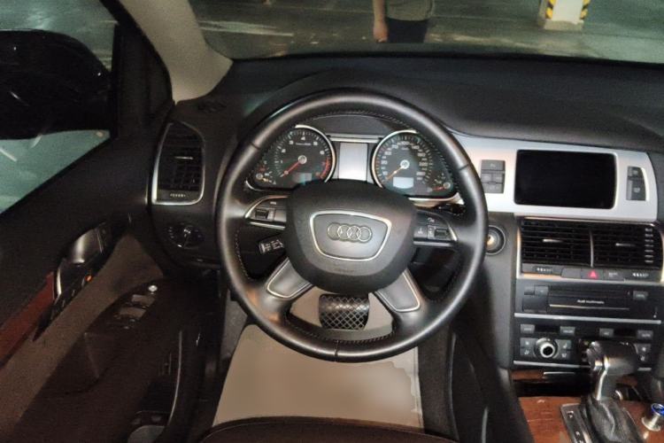 Used Audi Q7 2013 35 TFSI Technology Edition Steering Wheel