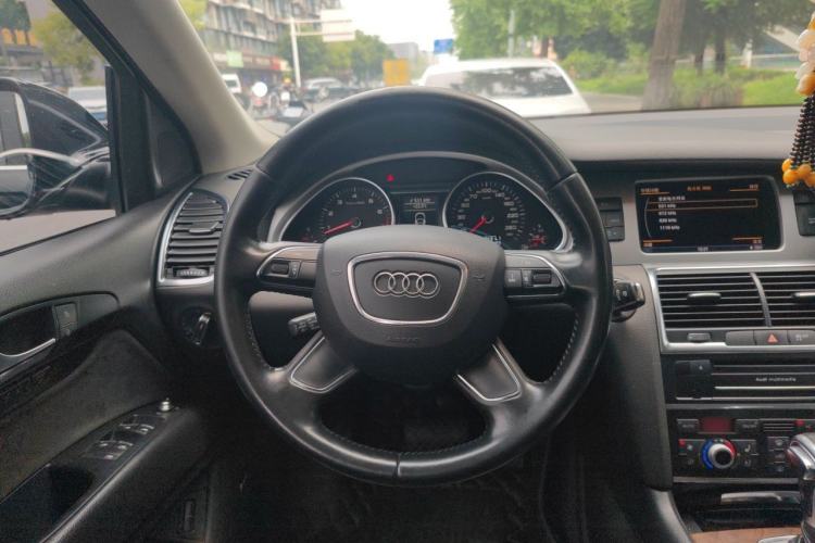 Used Audi Q7 2013 35 TFSI Technology Edition Steering Wheel