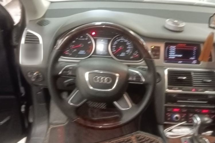 Used Audi Q7 2013 35 TFSI Technology Edition Steering Wheel