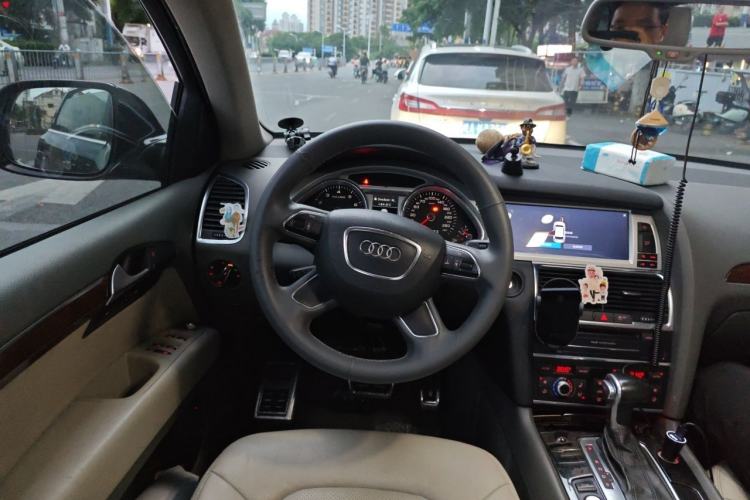 Used Audi Q7 2013 35 TFSI Ambition Edition Steering Wheel