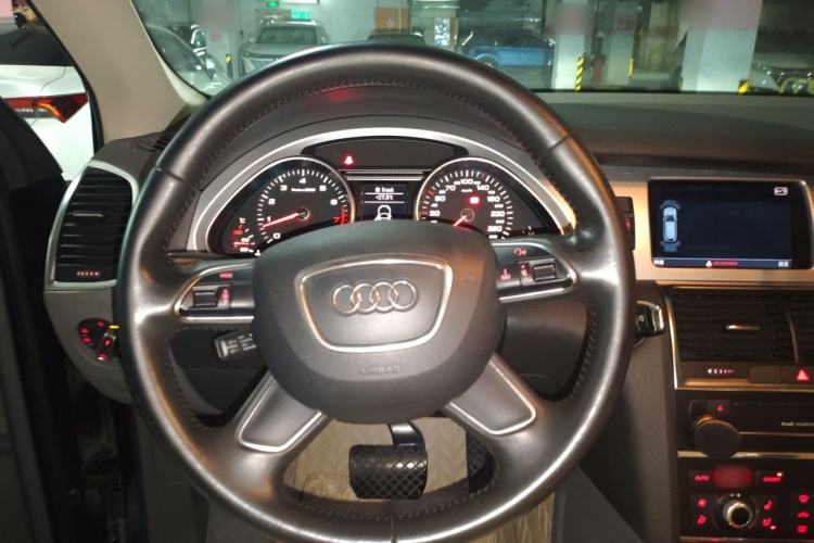 Used Audi Q7 2013 35 TFSI Ambition Edition Steering Wheel