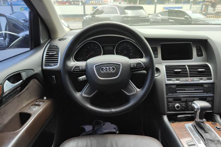 Used Audi Q7 2013 35 TFSI Ambition Edition Steering Wheel