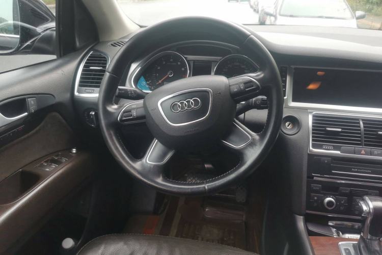 Used Audi Q7 2013 35 TFSI Ambition Edition Steering Wheel