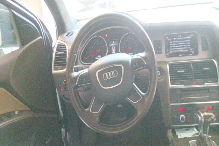 Used Audi Q7 2013 35 TFSI Exclusive Edition Steering Wheel