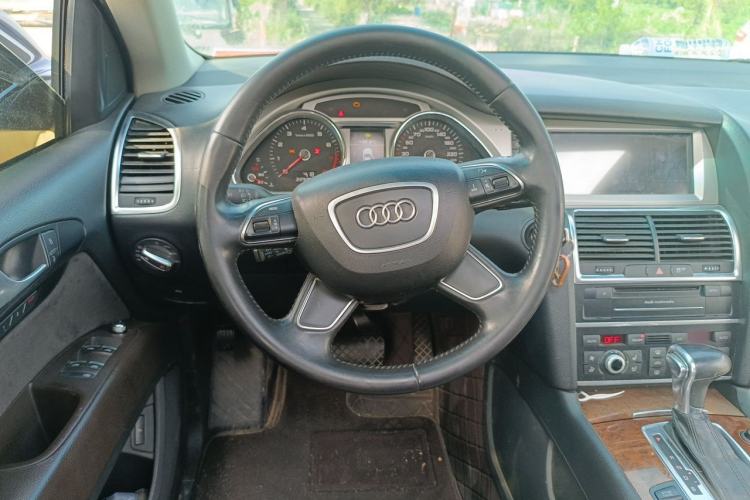 Used Audi Q7 2013 35 TFSI Ambition Edition Steering Wheel