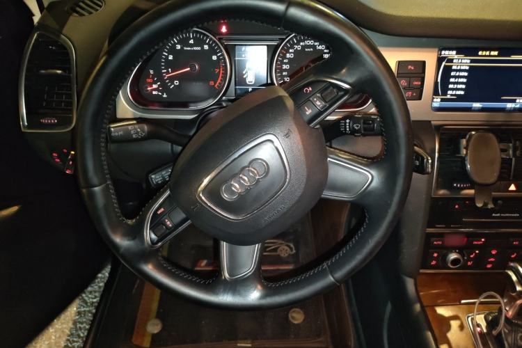 Used Audi Q7 2013 35 TFSI Ambition Edition Steering Wheel