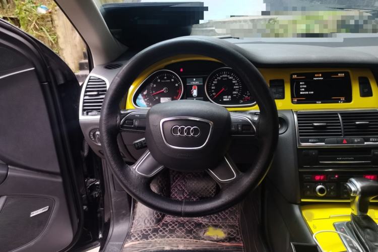 Used Audi Q7 2013 40 TFSI Technology Edition Steering Wheel