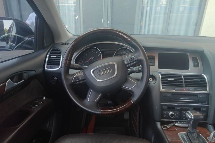 Used Audi Q7 2013 35 TFSI Ambition Edition Steering Wheel