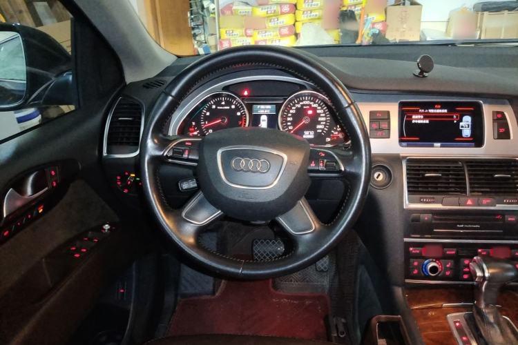 Used Audi Q7 2013 35 TFSI Ambition Edition Steering Wheel