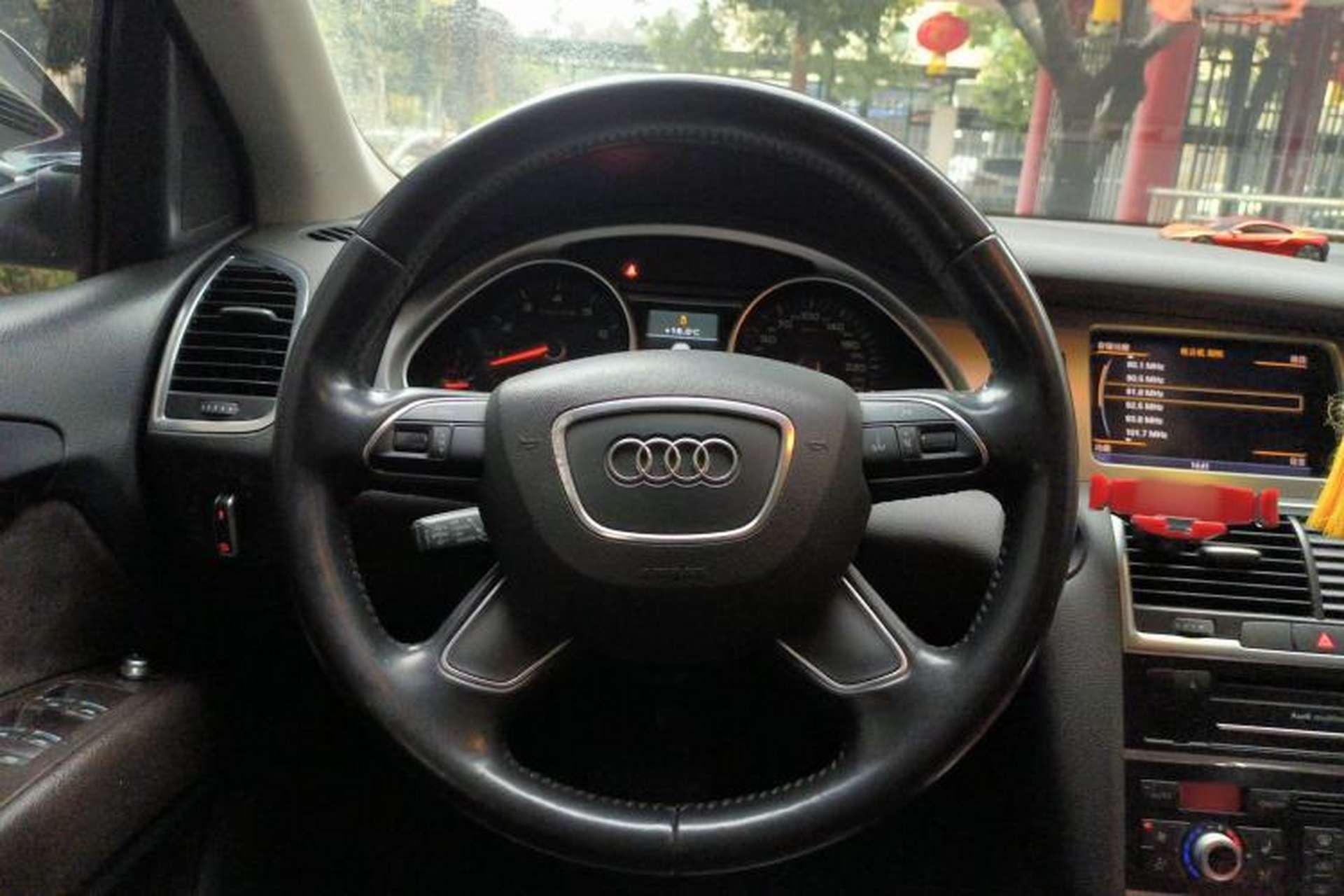 Used Audi Q7 2013 35 TFSI Ambition Edition Steering Wheel
