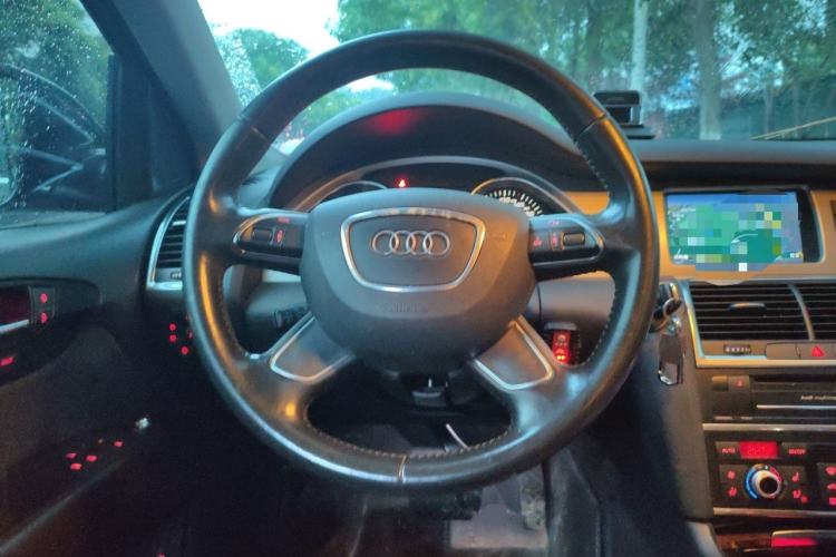 Used Audi Q7 2013 35 TFSI Ambition Edition Steering Wheel