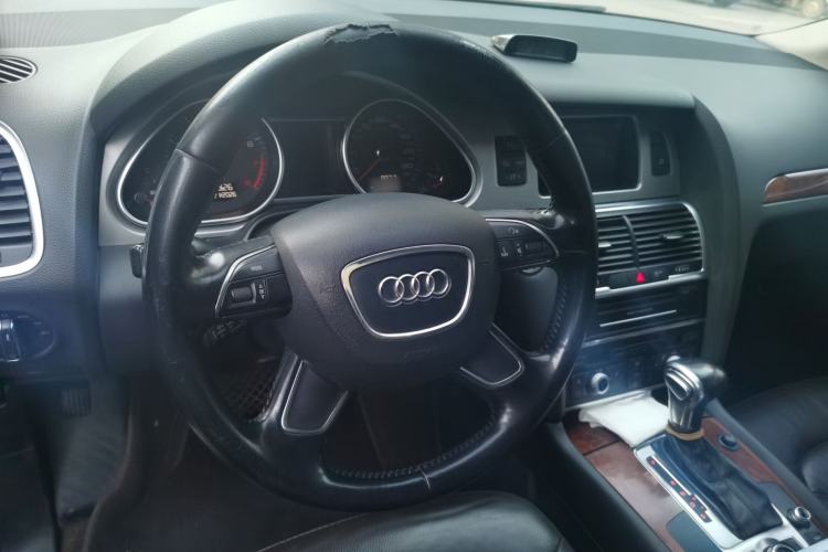 Used Audi Q7 2013 35 TDI Leading Model Steering Wheel
