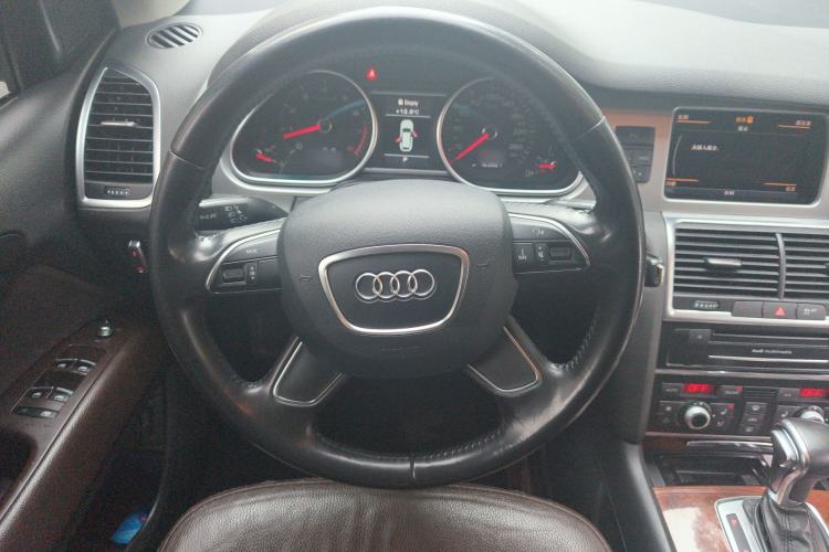 Used Audi Q7 2013 35 TFSI Ambition Edition Steering Wheel