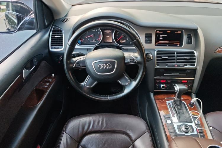 Used Audi Q7 2013 35 TFSI Exclusive Edition Steering Wheel
