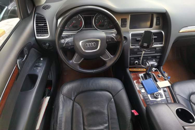 Used Audi Q7 2013 35 TFSI Ambition Edition Steering Wheel